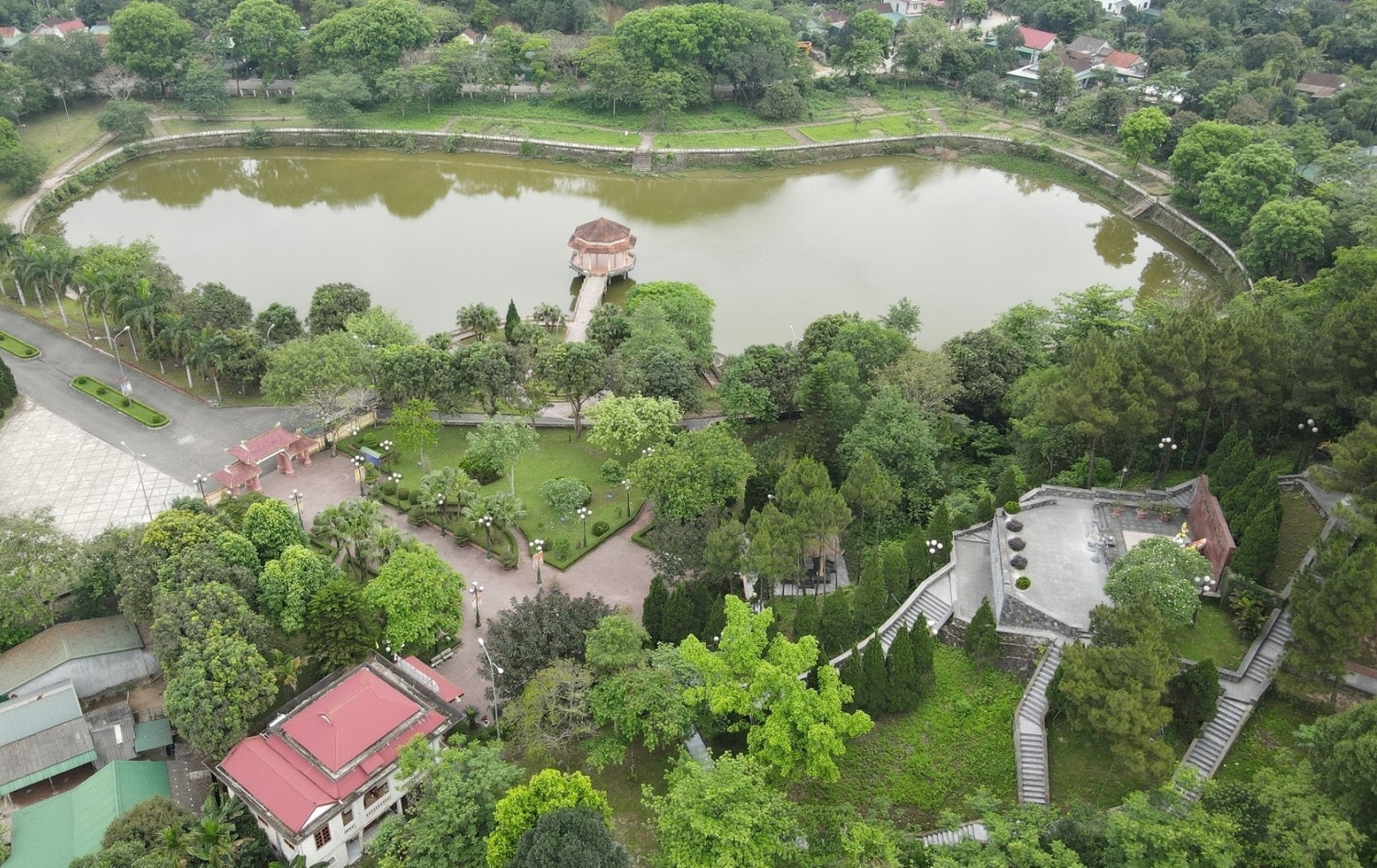 Thăm Khu di tích Tổng Bí thư đầu tiên của Đảng ảnh 6 Thăm Khu di tích Tổng Bí thư đầu tiên của Đảng -0