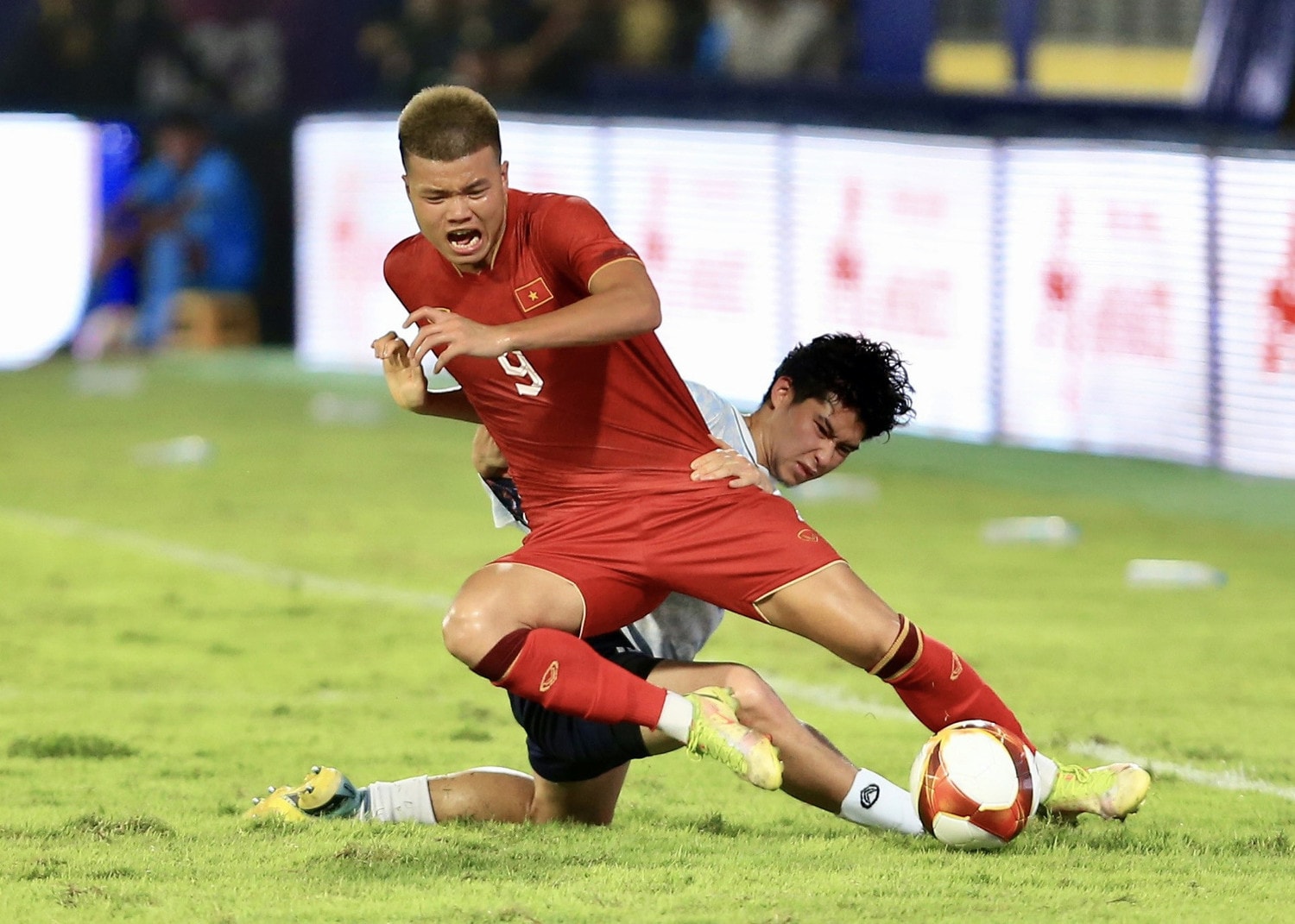 HLV Philippe Troussier: “Trận đầu bao giờ cũng khó khăn!” -0