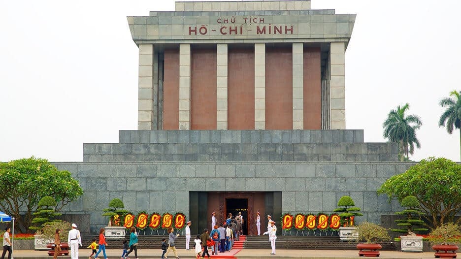 Đón hơn 52.000 khách vào lăng viếng Bác trong 3 ngày lễ -0