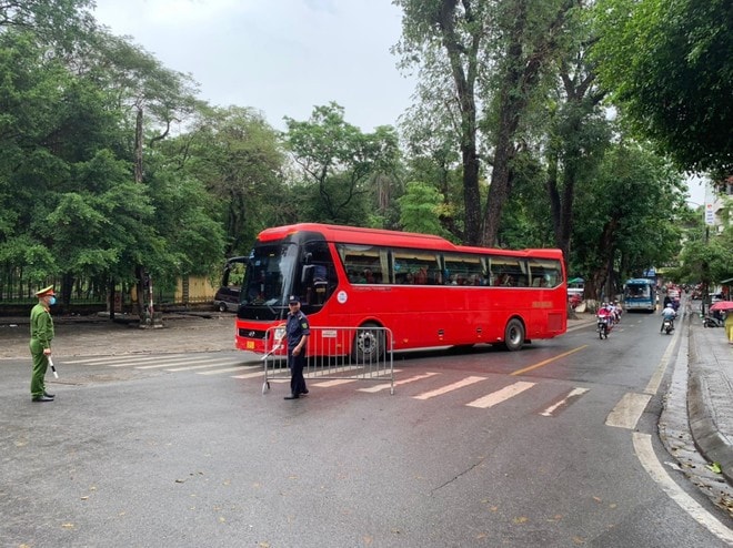 5 vạn lượt du khách vào Lăng viếng Chủ tịch Hồ Chí Minh -0
