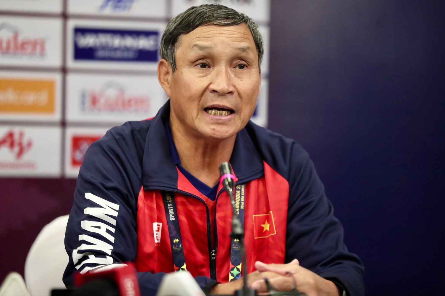 Khởi tranh bóng đá nữ SEA Games 32, các huấn luyện viên nói gì? -0