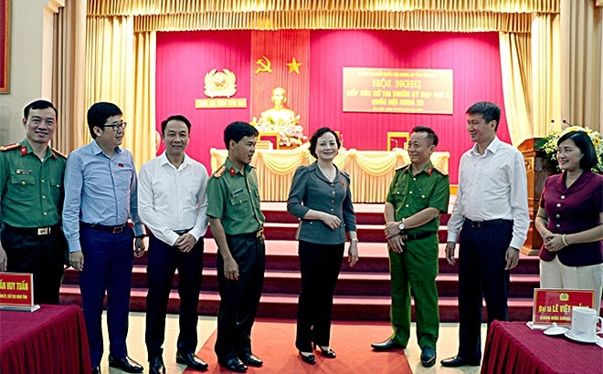 Bộ trưởng Bộ Nội vụ Phạm Thị Thanh Trà tiếp xúc cử tri lực lượng vũ trang Yên Bái -0