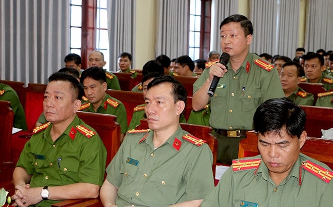 Bộ trưởng Bộ Nội vụ Phạm Thị Thanh Trà tiếp xúc cử tri lực lượng vũ trang Yên Bái -0