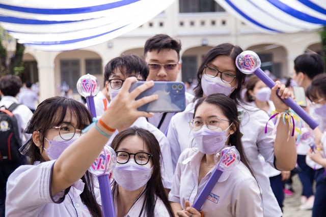 Trường THPT chuyên nổi tiếng TP. Hồ Chí Minh nhận hồ sơ thi lớp 10 trên cả nước -0