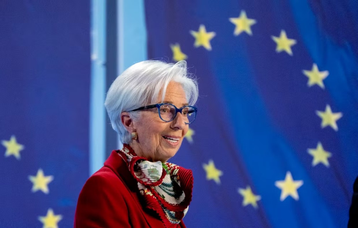 ECB tăng lãi suất lên mức cao nhất trong 15 năm -0