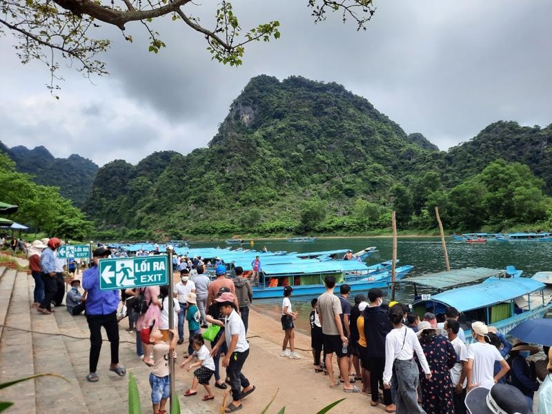 Doanh thu du lịch Quảng Bình tăng hơn 78% trong dịp nghỉ Lễ -0