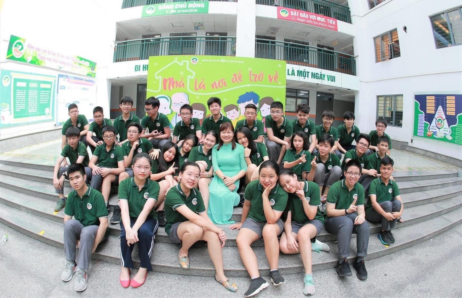 5 cựu học sinh Trường Ngôi Sao Hà Nội góp mặt trong các đội tuyển thi Olympic quốc tế 2023 -0