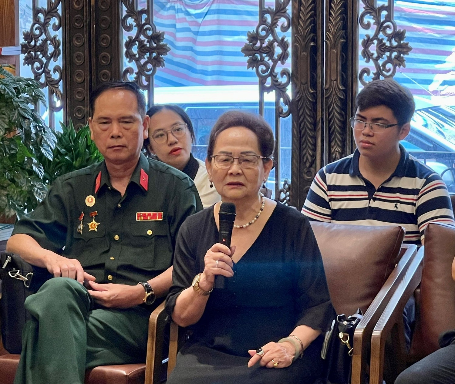 Những trang viết lý giải lịch sử -0