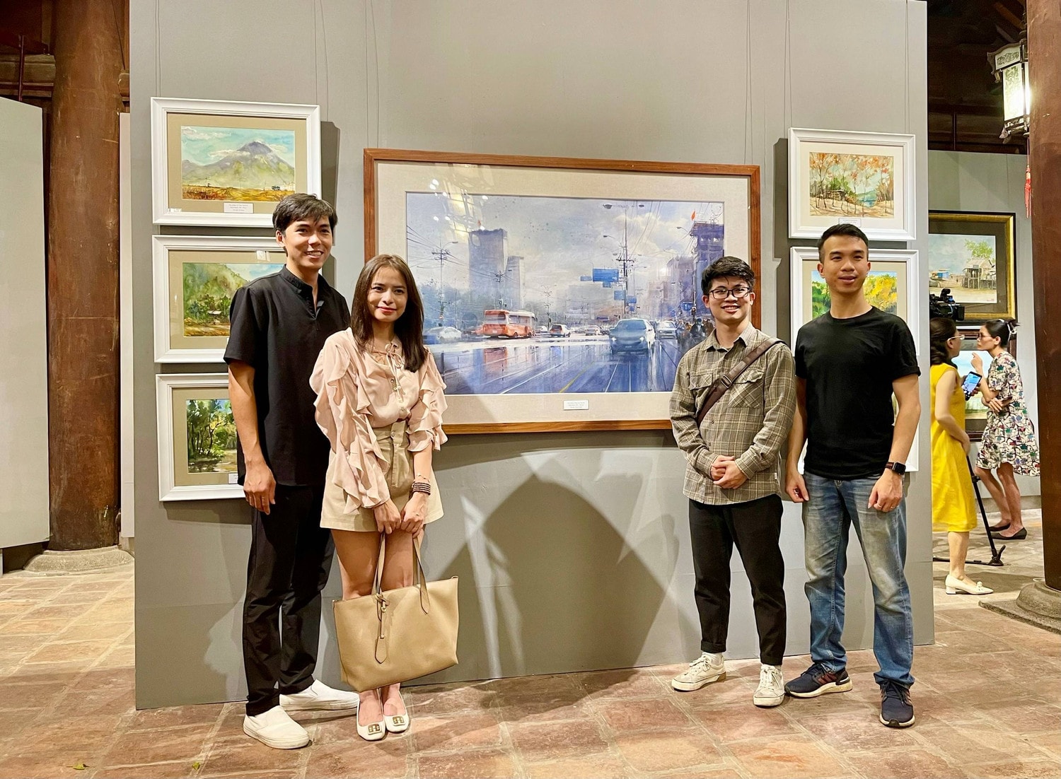 Họa sĩ phương Nam mang “đặc sản” ra Hà Nội -0