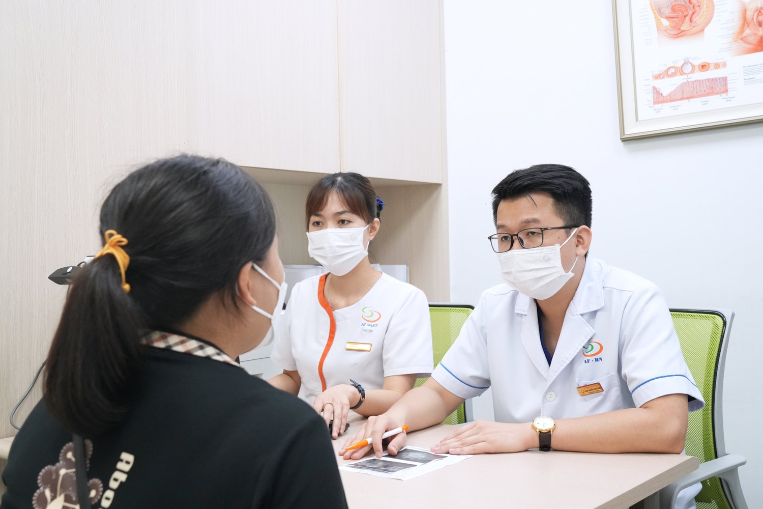Bé hơn 1 tuổi vẫn ngồi chưa vững, cha mẹ bàng hoàng phát hiện nguyên nhân -0