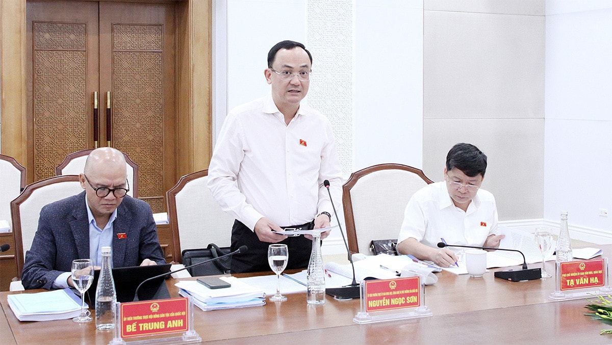 Đoàn giám sát của Ủy ban Thường vụ Quốc hội về phát triển năng lượng làm việc với UBND tỉnh Quảng Ninh -1