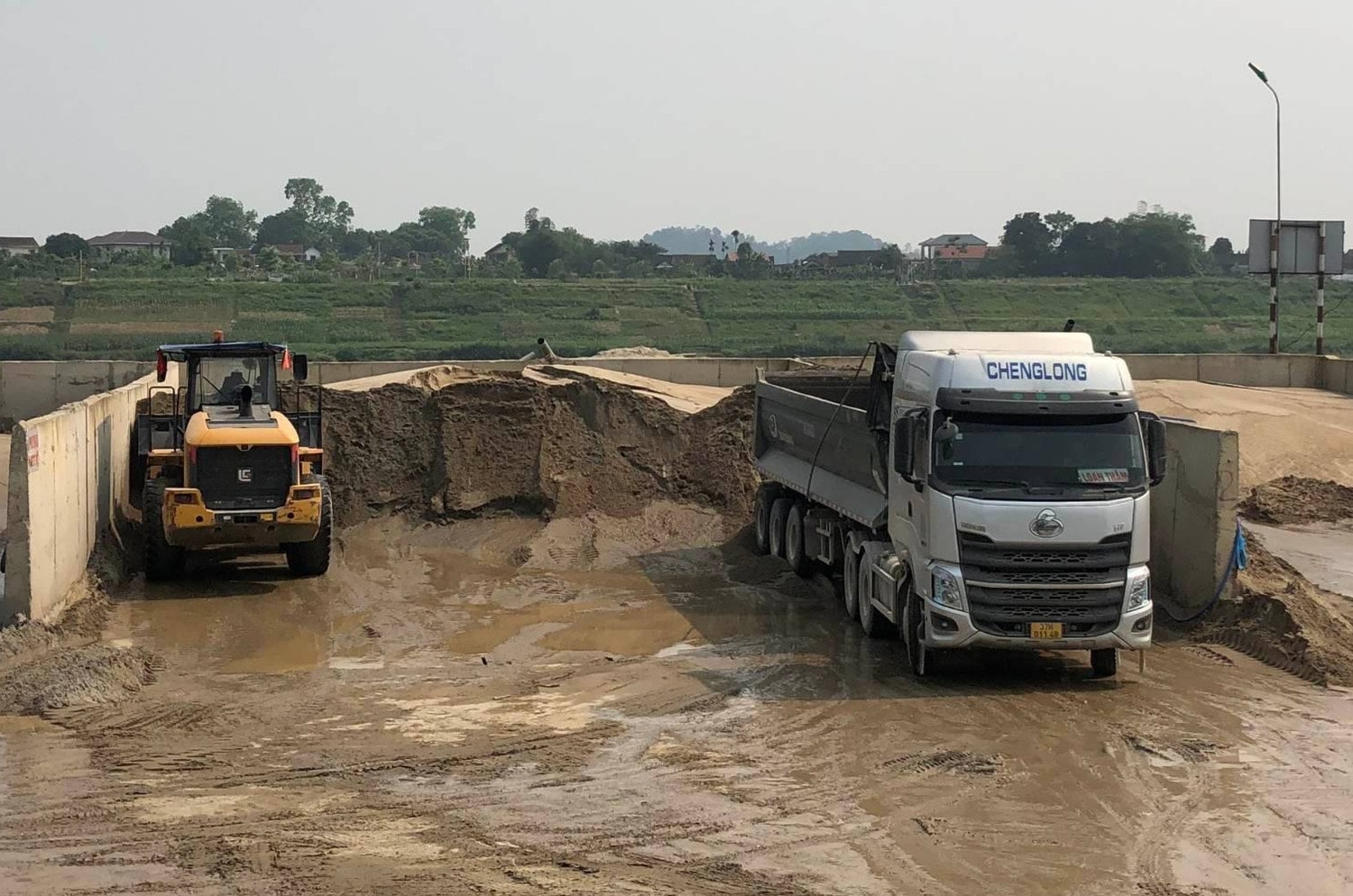 Nhiều doanh nghiệp khoáng sản bất bình sau chỉ thị của huyện: Không có quy định nào cấm buôn bán cát sỏi theo khung giờ -0