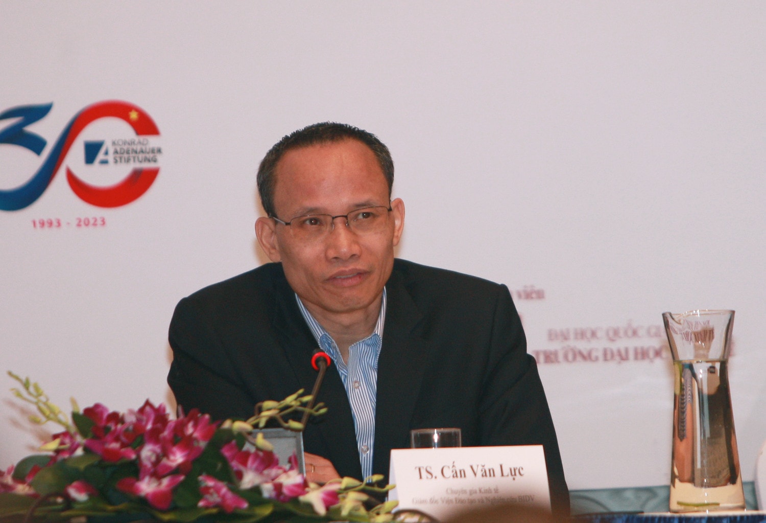 Chuyên gia Kinh tế trưởng Ngân hàng Thương mại cổ phần Đầu tư và Phát triển Việt Nam, TS. Cấn Văn Lực phát biểu tại tọa đàm Còn dư địa giảm lãi suất trong quý II năm 2023 -0