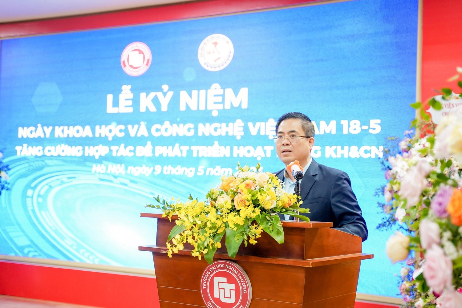 Trường Đại học Ngoại thương ra mắt và kích hoạt Cổng Sách điện tử -0