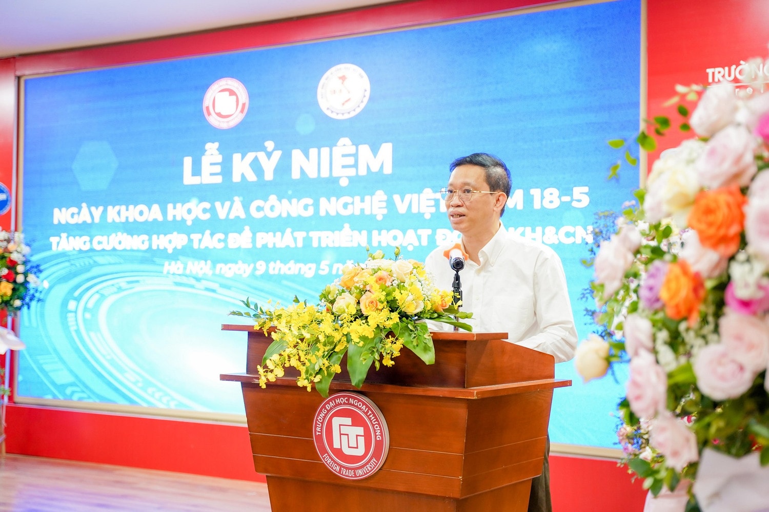 Trường Đại học Ngoại thương ra mắt và kích hoạt Cổng Sách điện tử -0