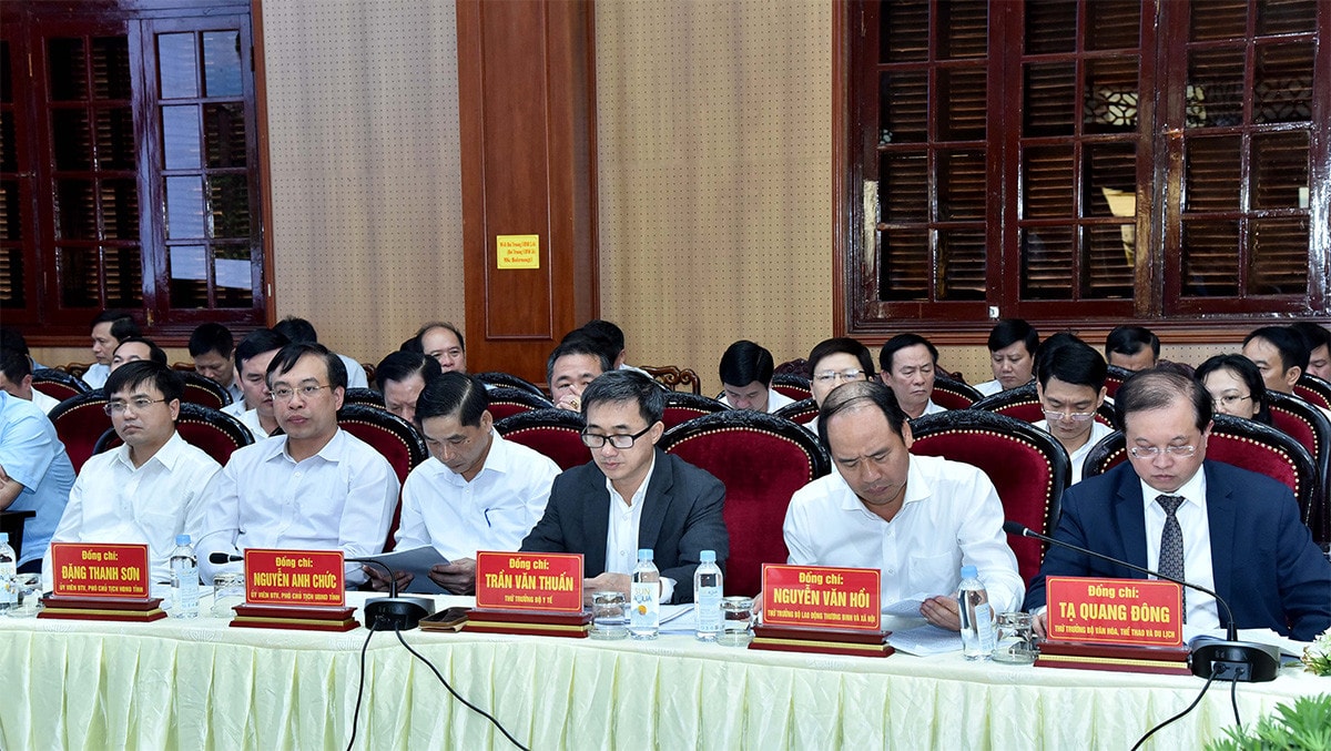 Chủ tịch Quốc hội Vương Đình Huệ làm việc với Ban Thường vụ Tỉnh ủy Hà Nam -2