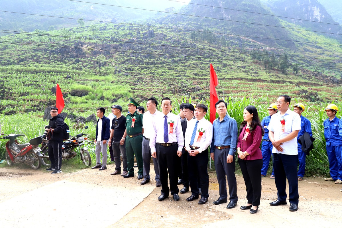 Mèo Vạc khởi công công trình nâng cấp, mở rộng 2 tuyến đường liên xã -0