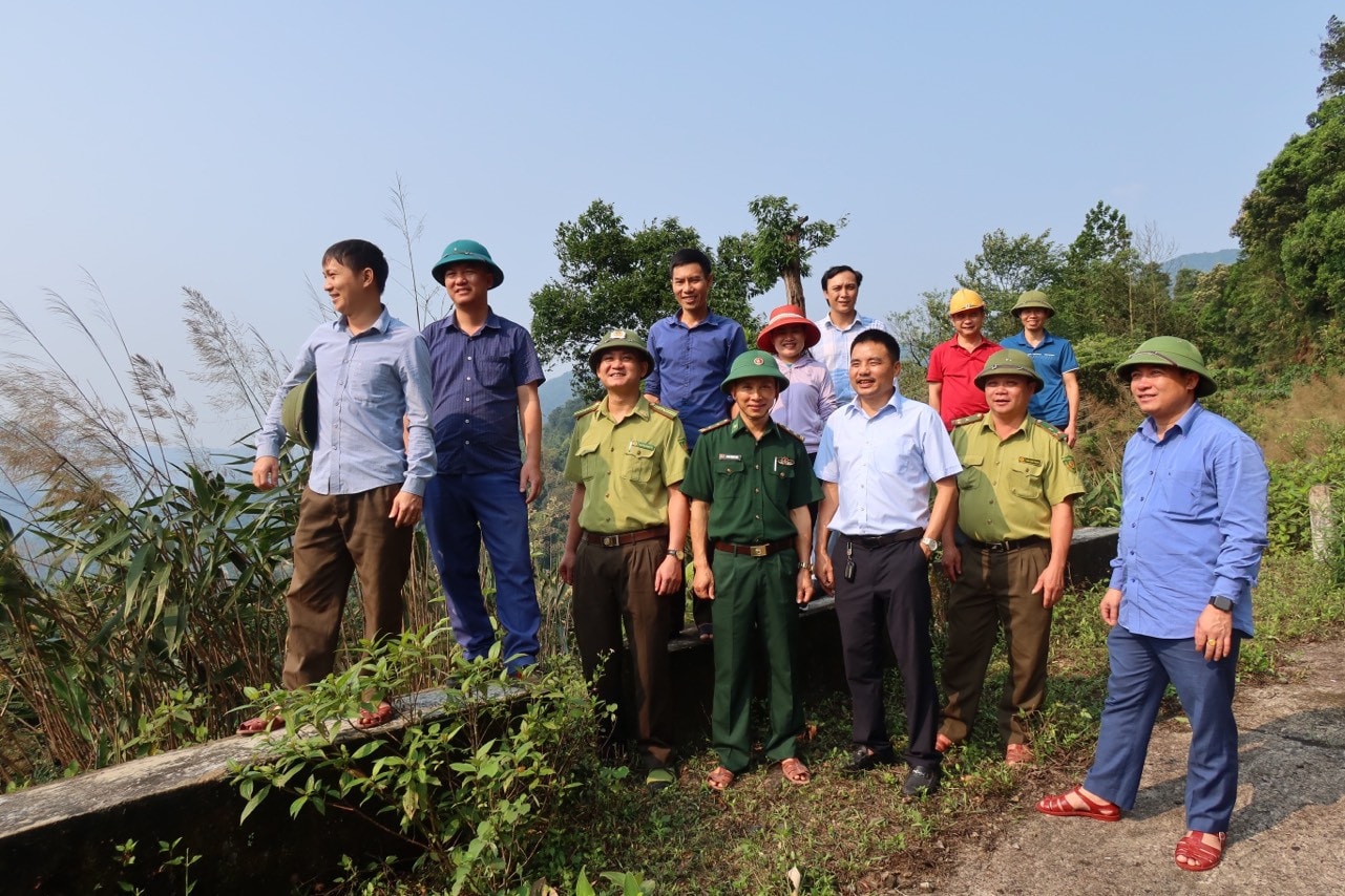 Trên đỉnh núi Cù Lân