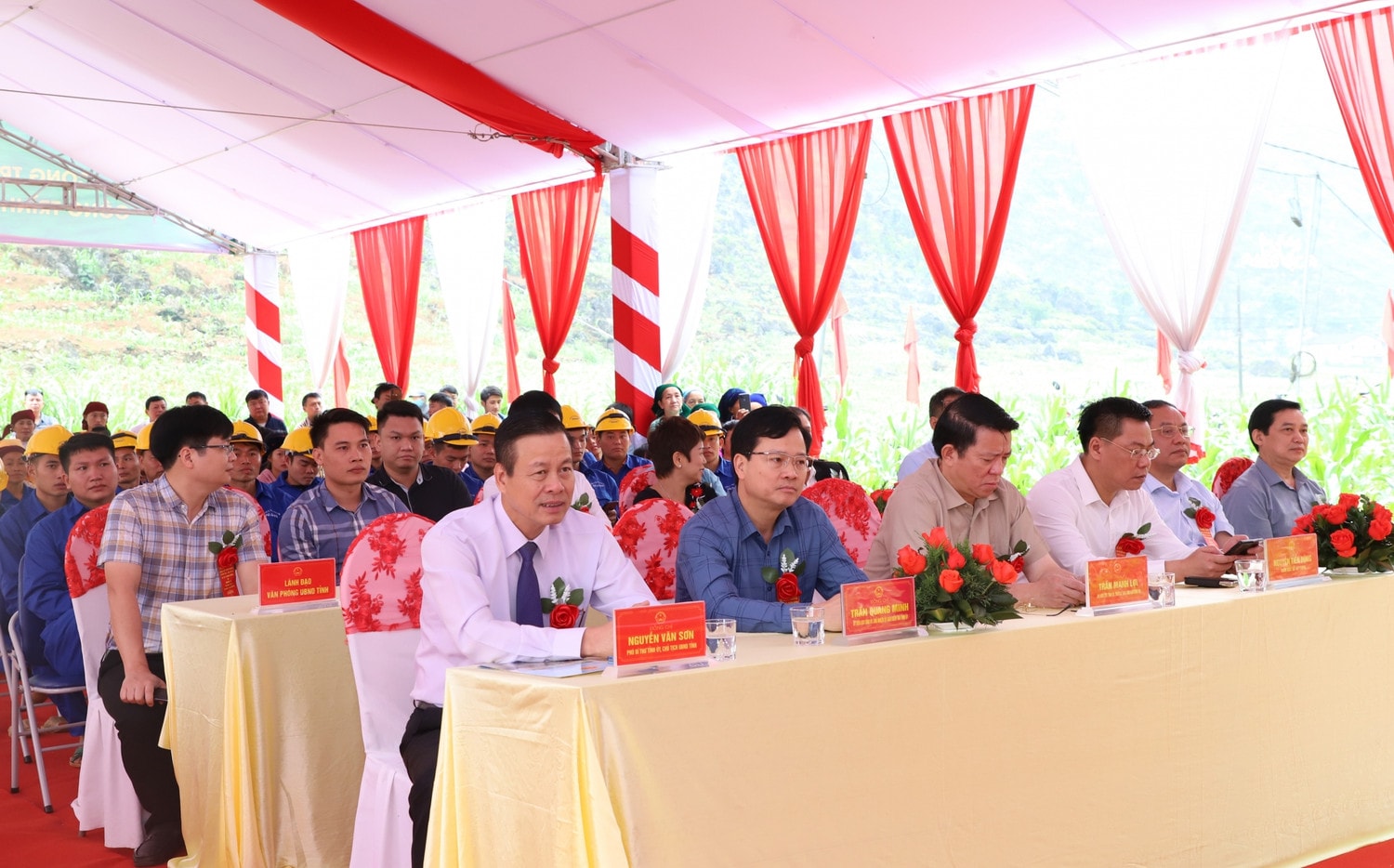 Mèo Vạc khởi công công trình nâng cấp, mở rộng 2 tuyến đường liên xã -0