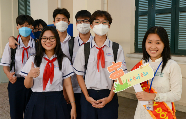 TP. Hồ Chí Minh: Công bố mức học phí của 242 trường tuyển sinh lớp 10 -0