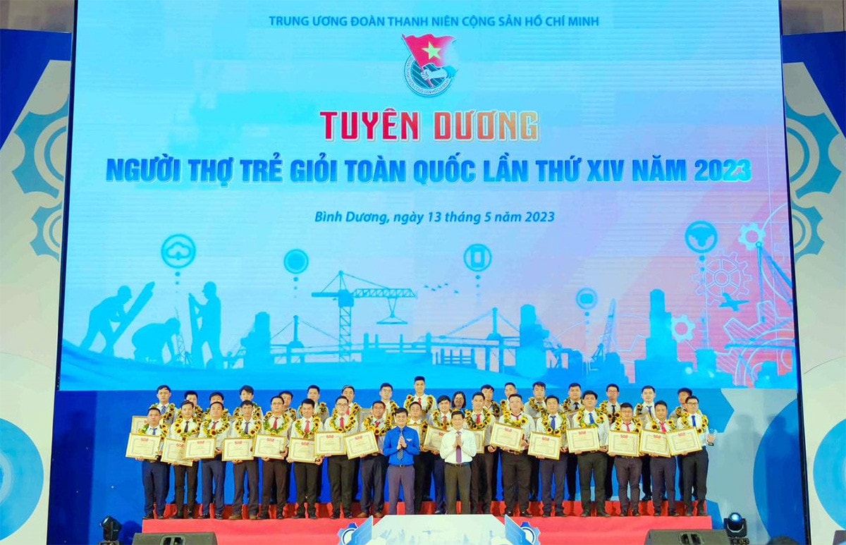 22 cá nhân thuộc EVN được tuyên dương 'Người thợ trẻ giỏi' toàn quốc -0