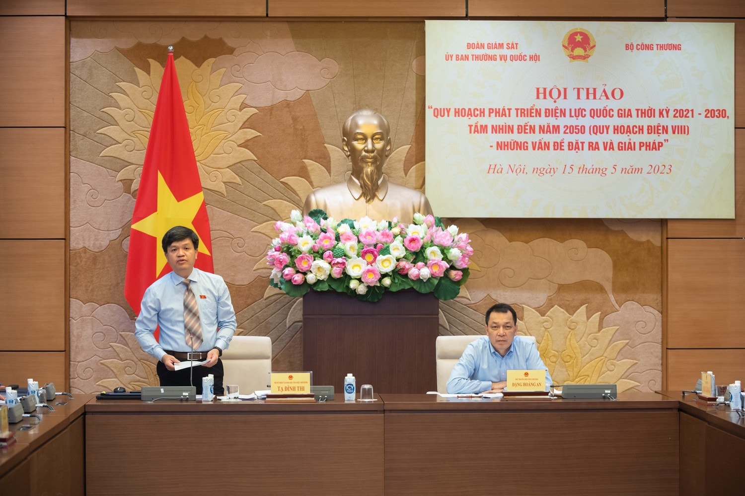 Phó Chủ nhiệm Ủy ban Khoa học, Công nghệ và Môi trường Tạ Đình Thi - thành viên Đoàn giám sát phát biểu