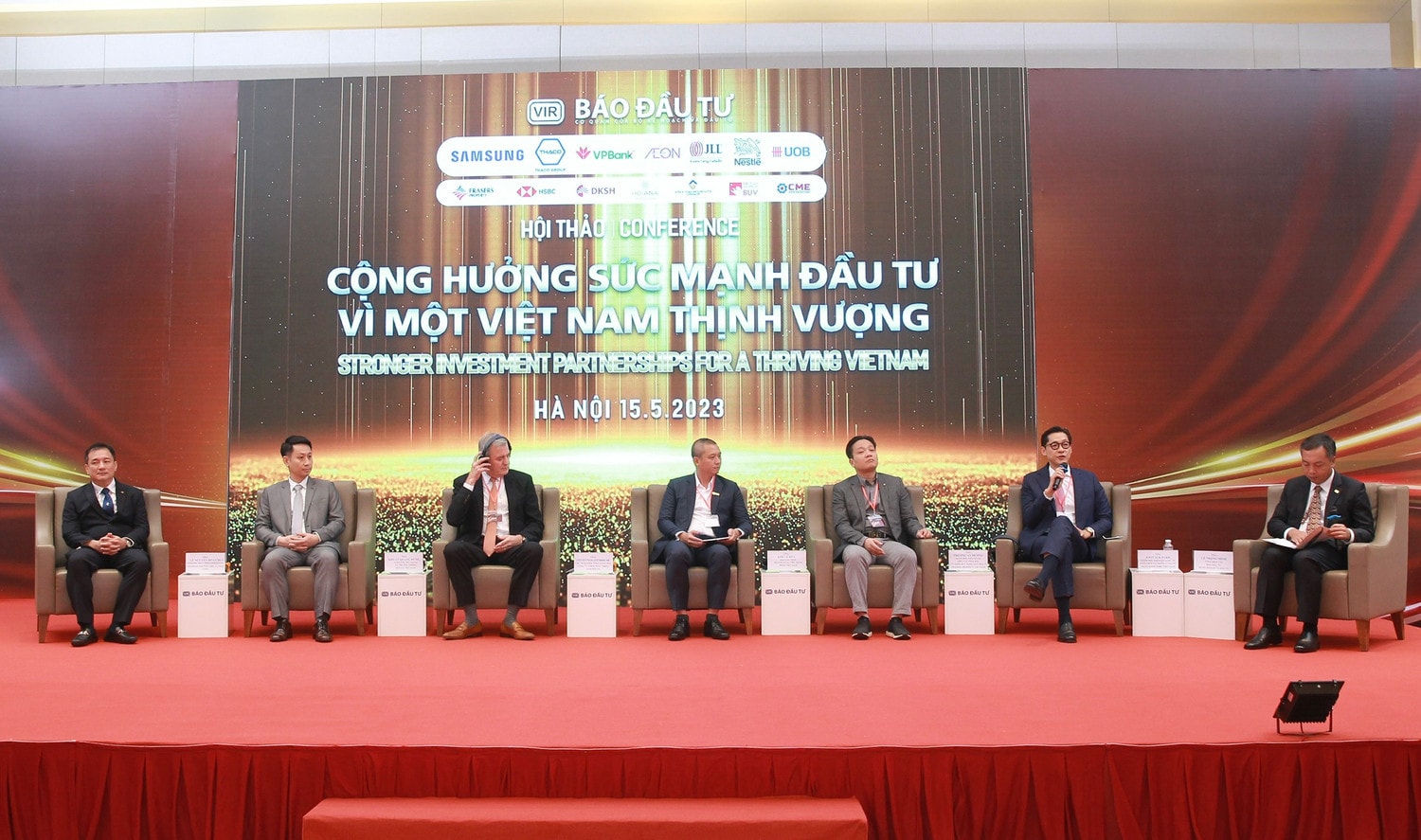 Các đại biểu tham gia thảo luận tại hội thảo. 