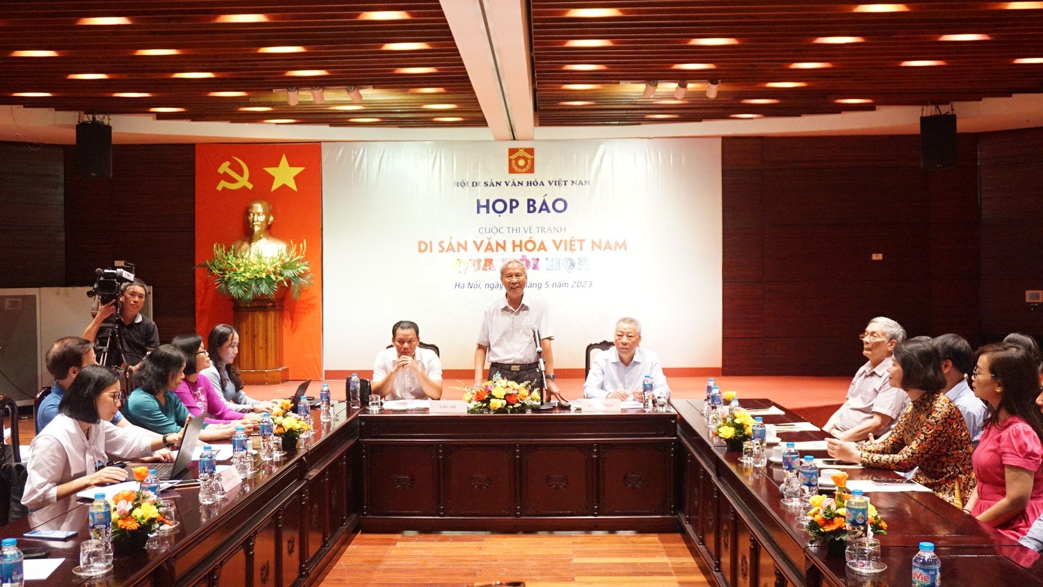Thi vẽ tranh 