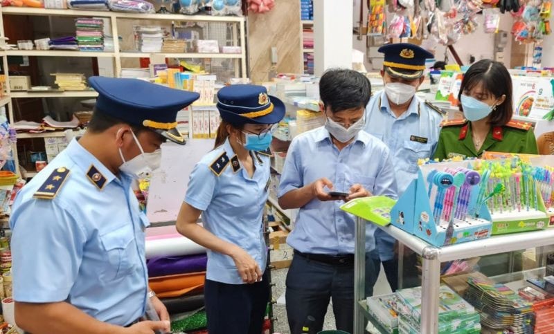 Đẩy mạnh công tác chống buôn lậu, gian lận thương mại và hàng giả -0