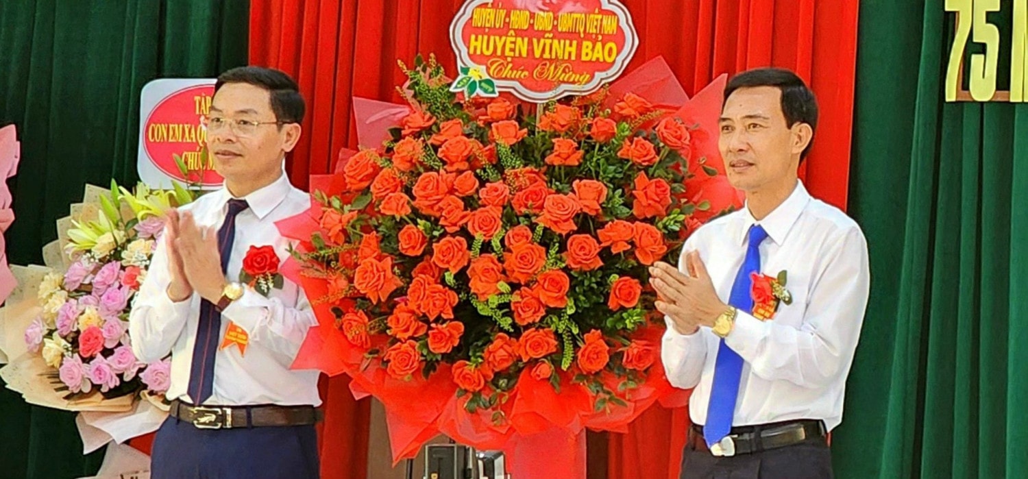 Đảng bộ xã Việt Tiến kỷ niệm 75 năm ngày thành lập chi bộ Đảng Cộng sản đầu tiên -0