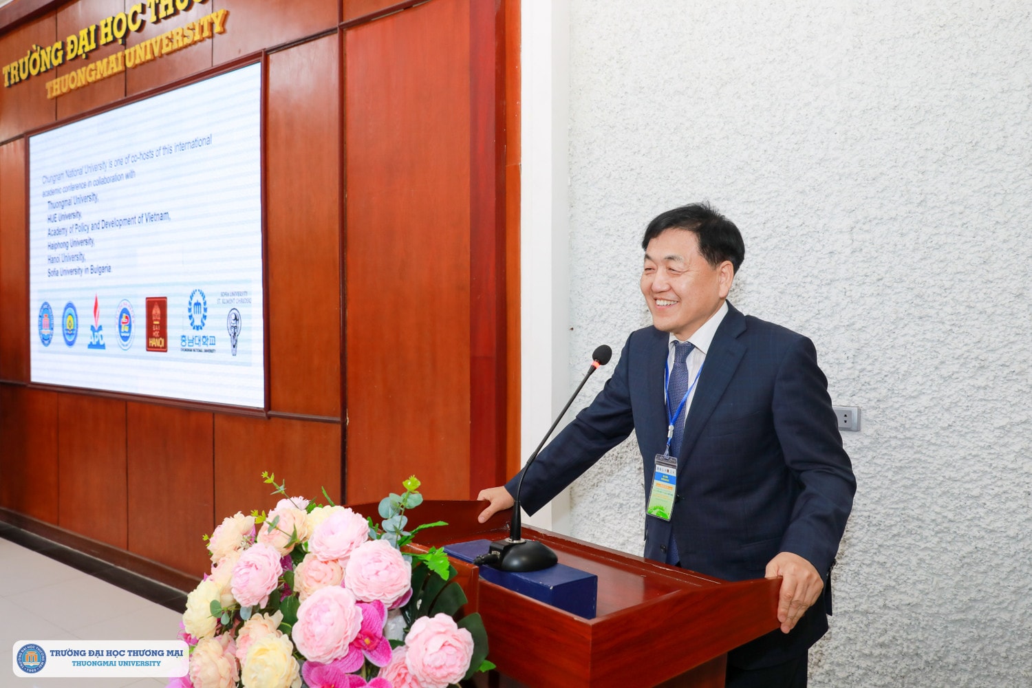 Đại học Việt Nam và nước ngoài trao đổi học thuật về “Phát triển kinh tế xanh ở Việt Nam” -0