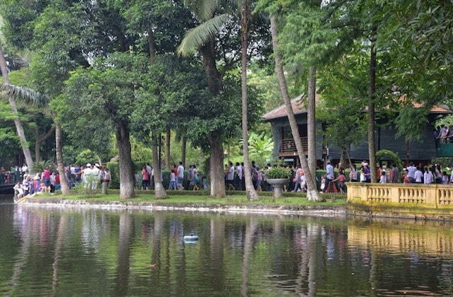 Những câu chuyện quanh nhà sàn Bác Hồ -0