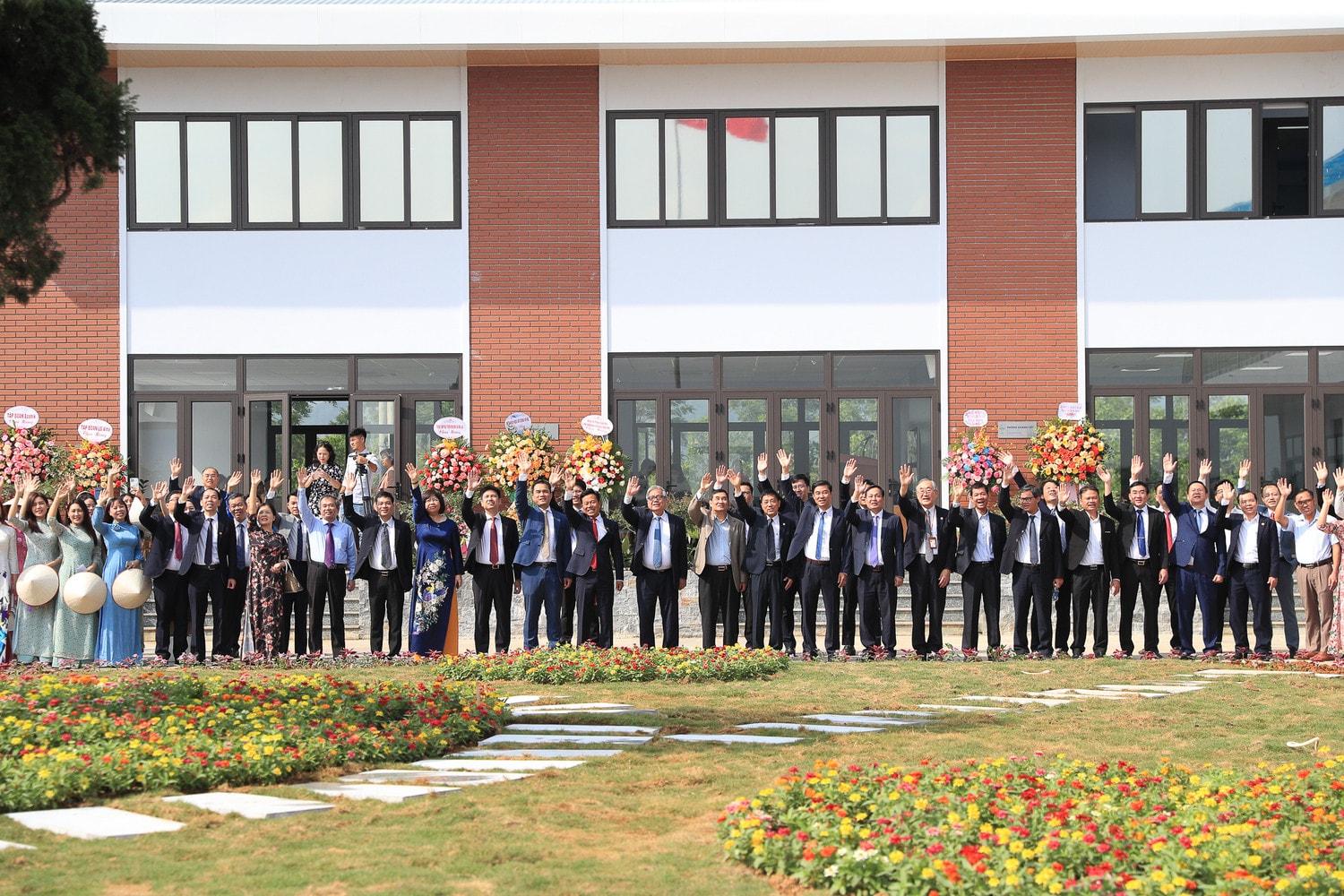 Một năm nhiều dấu ấn của Đại học Quốc gia Hà Nội tại Hòa Lạc -0