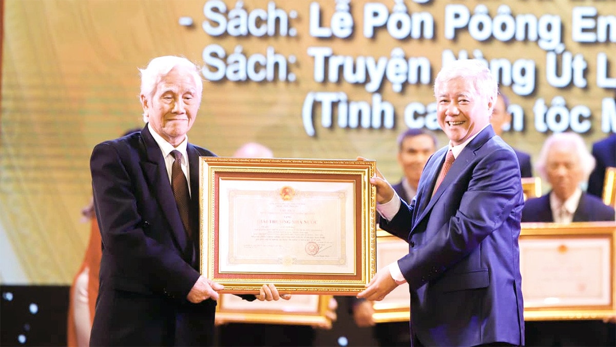 Lễ trao tặng Giải thưởng Hồ Chí Minh, Giải thưởng Nhà nước về văn học nghệ thuật -4