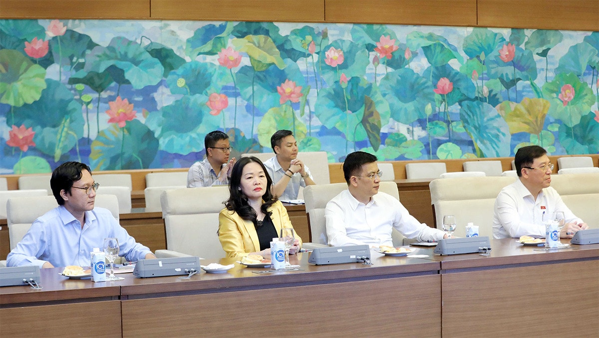 Chủ tịch Quốc hội Vương Đình Huệ gặp mặt nguyên lãnh đạo tỉnh Cà Mau -3