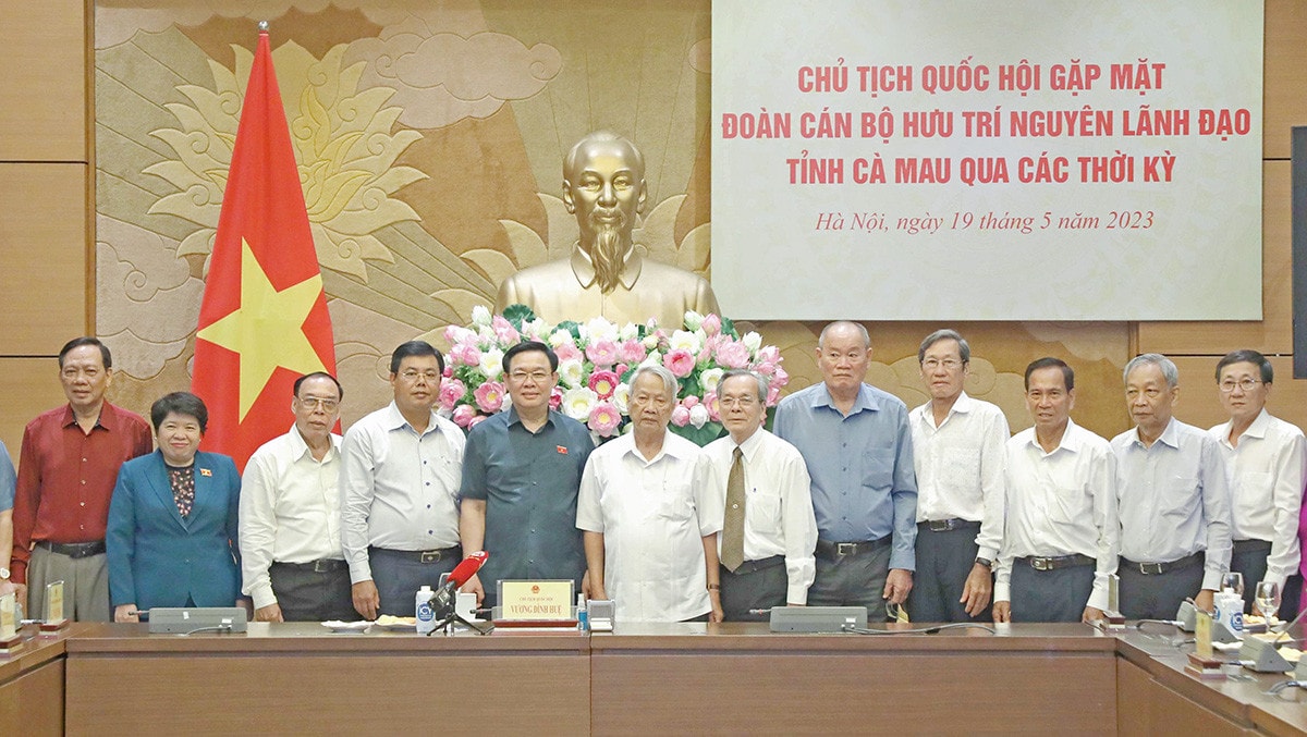 Chủ tịch Quốc hội Vương Đình Huệ gặp mặt nguyên lãnh đạo tỉnh Cà Mau -1