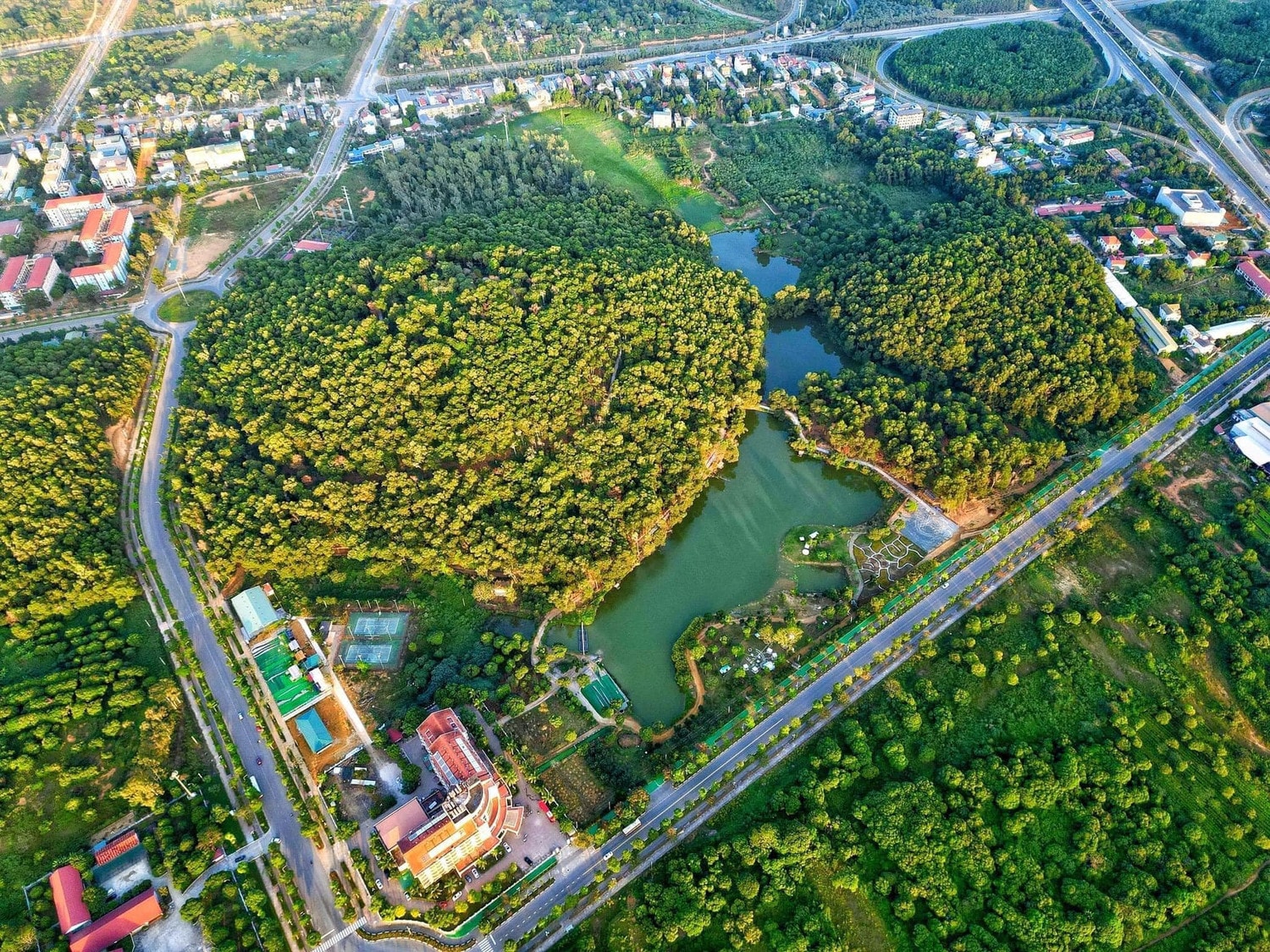 Một năm nhiều dấu ấn của Đại học Quốc gia Hà Nội tại Hòa Lạc -0