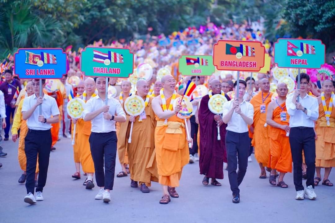 Trang nghiêm Đại lễ Phật đản chùa Ba Vàng 2023 và khánh thành Tòa giảng đường trên núi lớn nhất thế giới -0