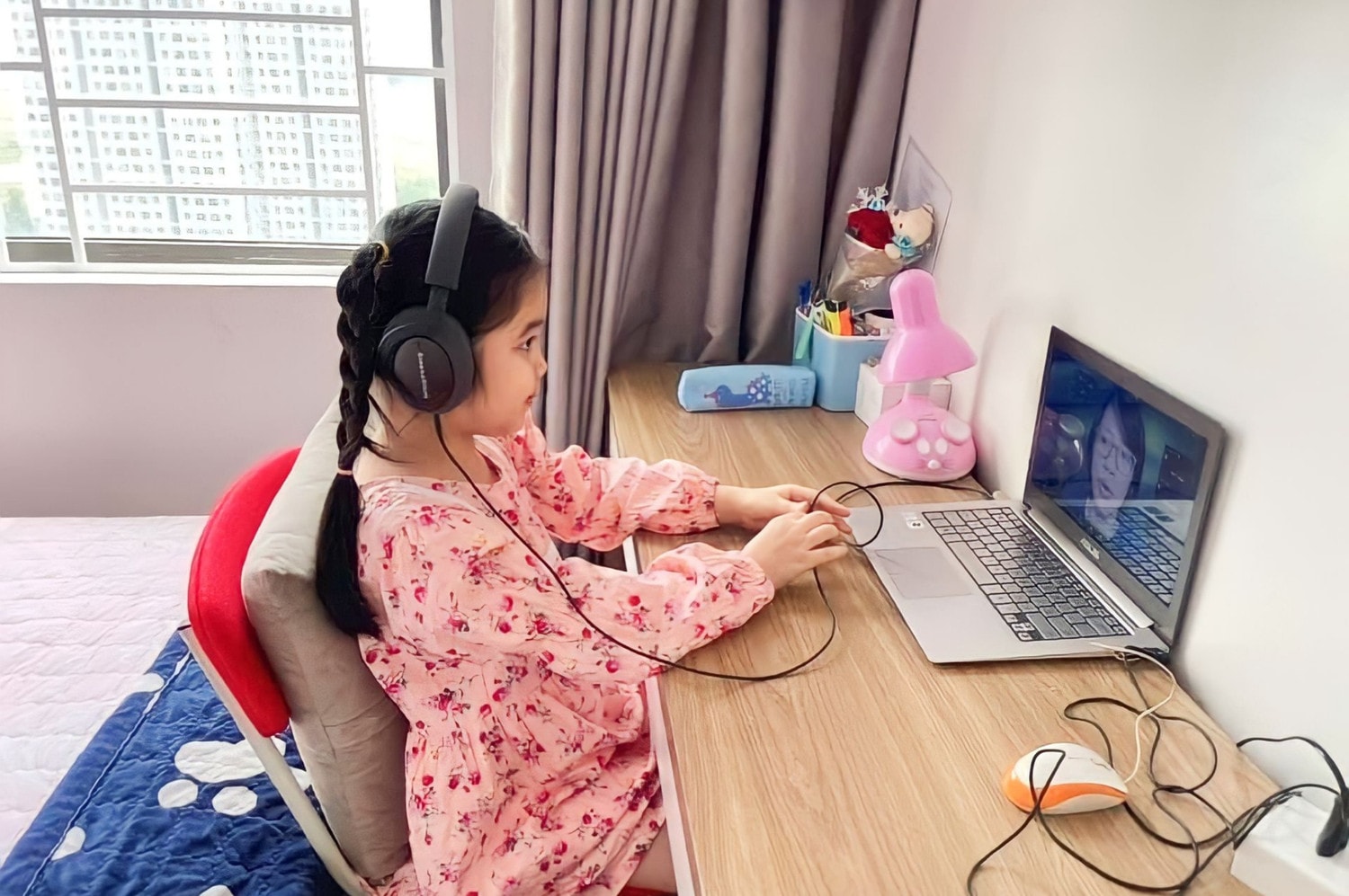 Mô hình MVA: Giáo dục khác biệt của một trường trực tuyến -0