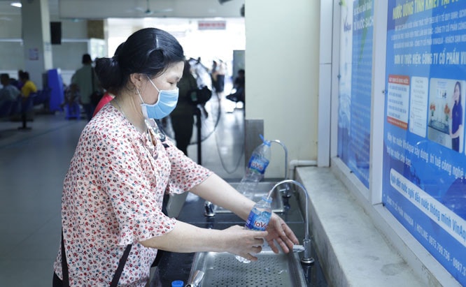 Bộ Y tế yêu cầu bổ sung thiết bị chống nóng cho người bệnh, nhân viên y tế -0