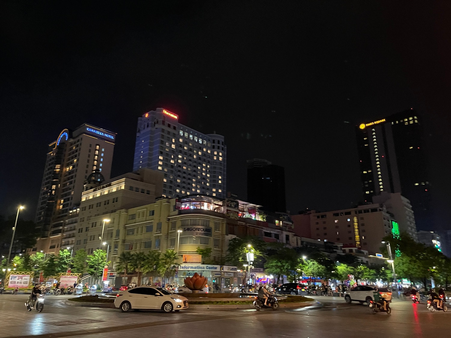 TP. Hồ Chí Minh: Tắt các bảng quảng cáo sau 22 giờ để tiết kiệm điện ảnh 1 TP. Hồ Chí Minh: Tắt các bảng quảng cáo sau 22 giờ để tiết kiệm điện ảnh 1