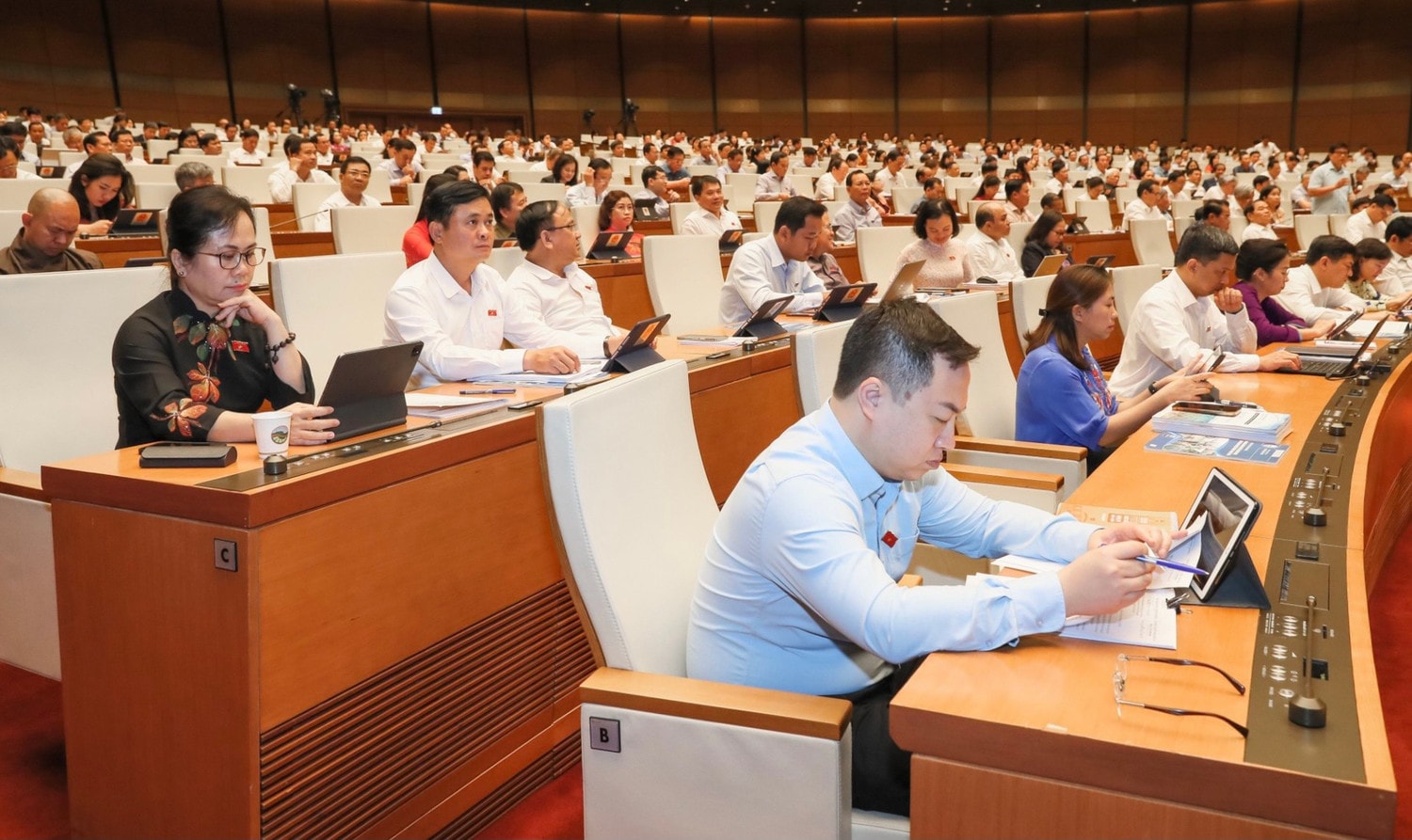 Sớm sửa đổi, bổ sung Luật để kiểm soát, hạn chế sử dụng thuốc lá điện tử, thuốc lá thế hệ mới -0