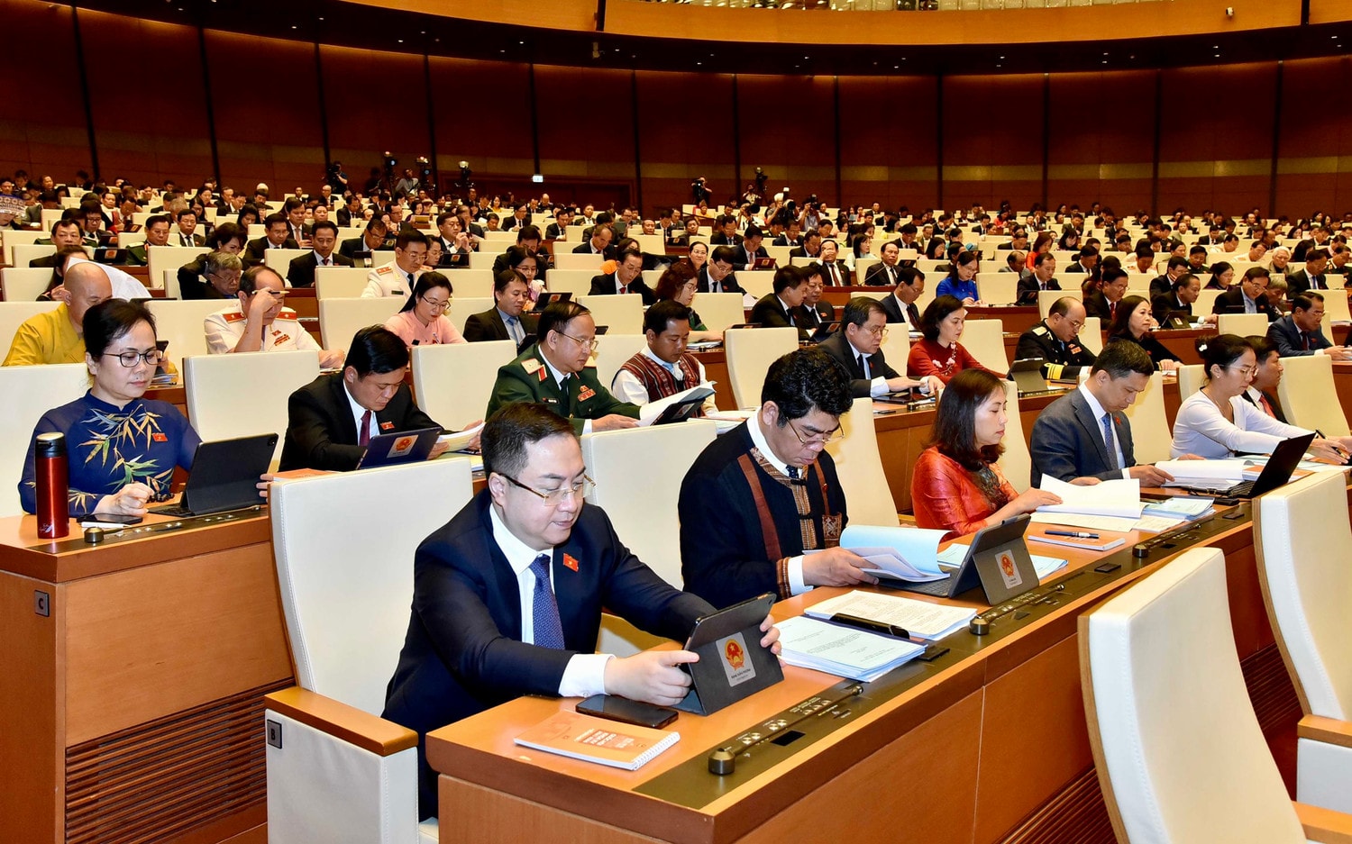 Sớm sửa đổi, bổ sung Luật để kiểm soát, hạn chế sử dụng thuốc lá điện tử, thuốc lá thế hệ mới -0