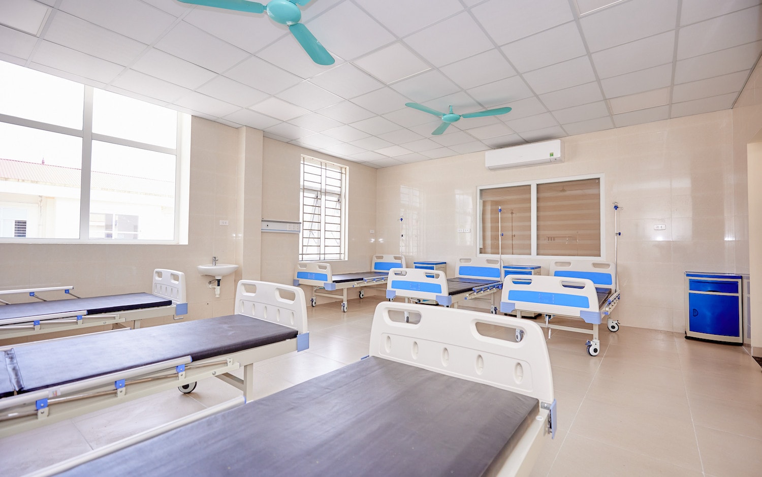 Sun Group chuyển giao tòa nhà khám chữa bệnh hiện đại cho Bệnh viện đa khoa Định Hóa -0