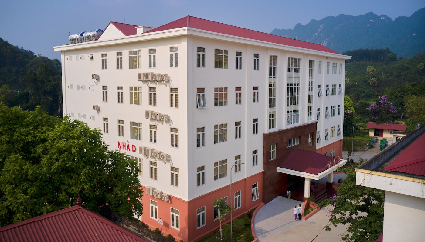 Sun Group chuyển giao tòa nhà khám chữa bệnh hiện đại cho Bệnh viện đa khoa Định Hóa -0