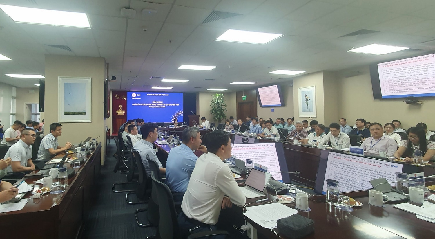 EVN tạo điều kiện tối đa cho các chủ đầu tư dự án năng lượng tái tạo chuyển tiếp -0
