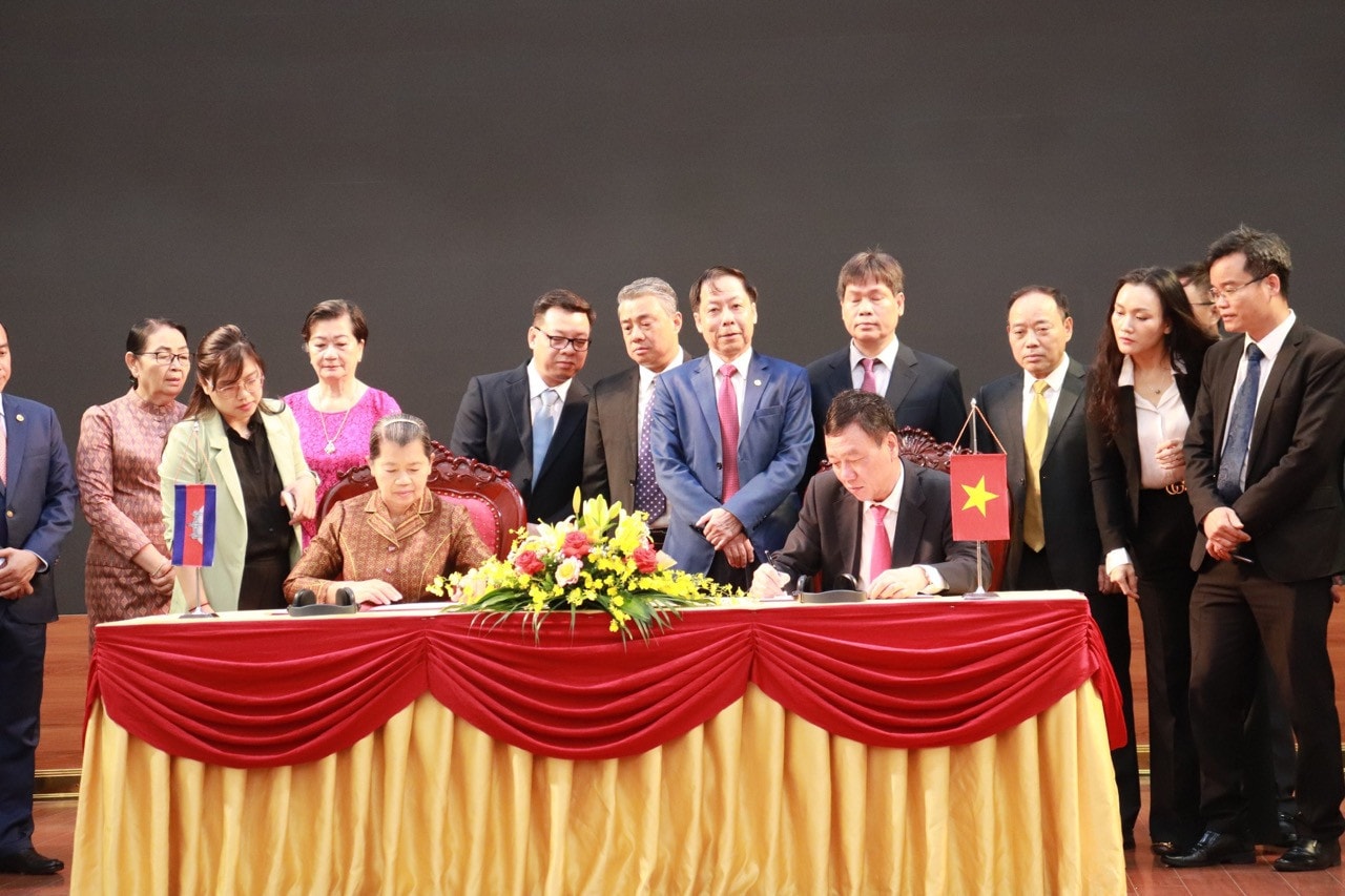Tiếp xã giao và làm việc với Đoàn Đại biểu cấp cao Bộ quan hệ với Quốc hội - Thượng viện và Thanh tra Campuchia. -0