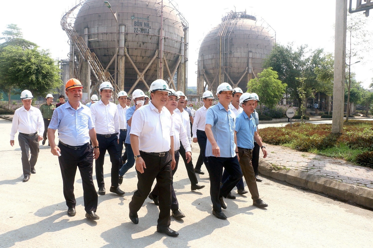 VINACHEM: Vượt qua thách thức, vững bước đi lên -0