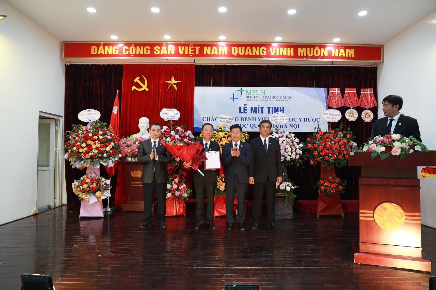Bệnh viện Xây dựng đổi tên thành Bệnh viện Đại học Y Dược, chính thức trực thuộc ĐHQGHN -0