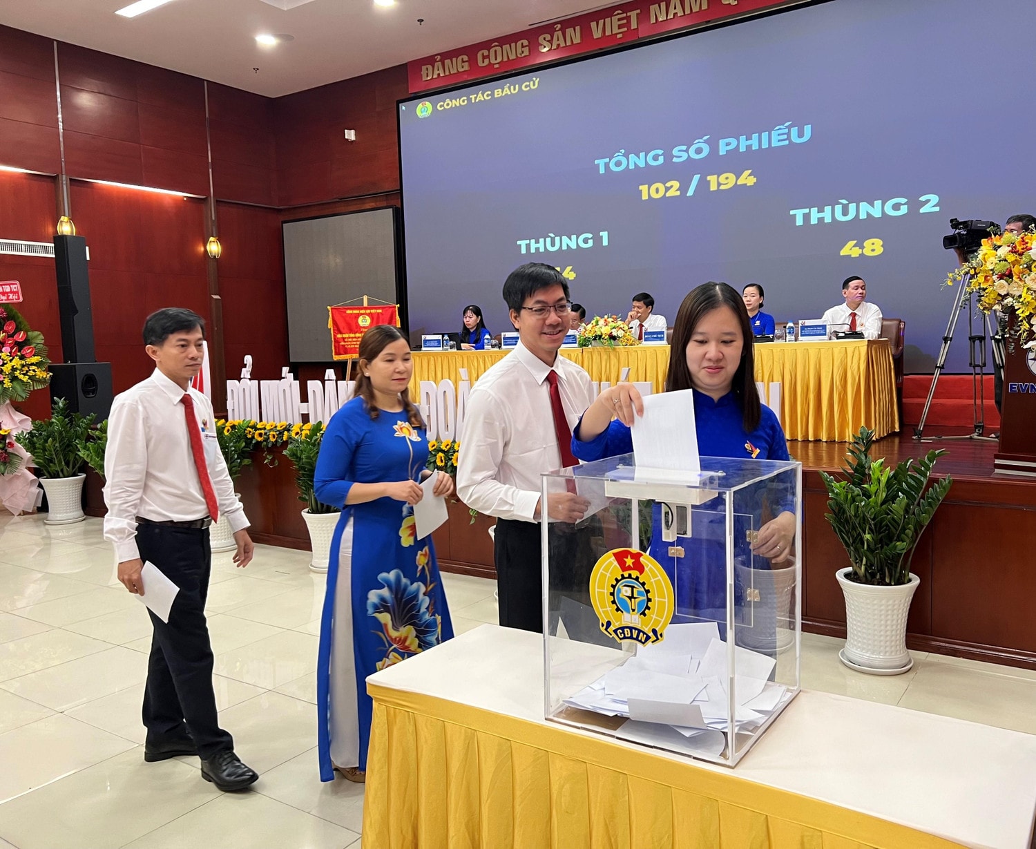 Tổ chức thành công Đại hội Công đoàn lần thứ VII -1
